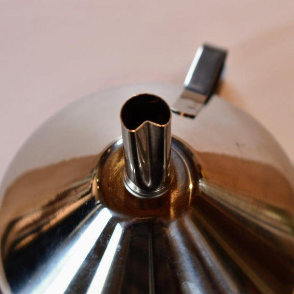 Tube à rainure pour faciliter l'écoulement